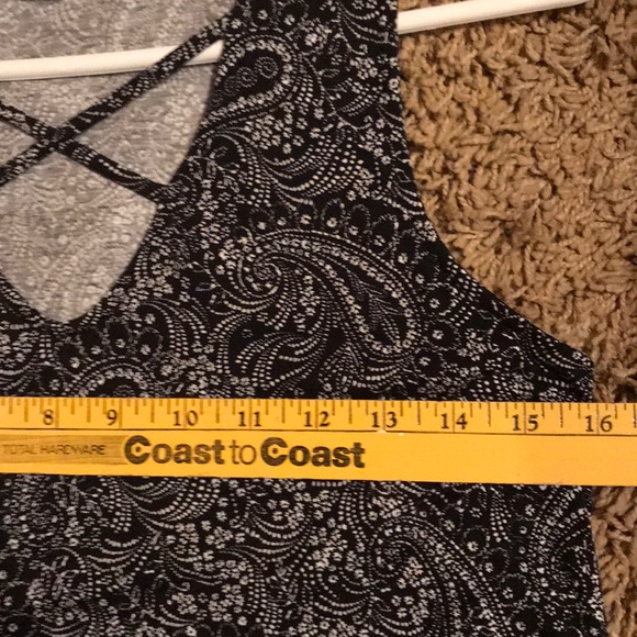 5/$25❗️NWOT Paisley print tank. size S - Picture 4 of 7